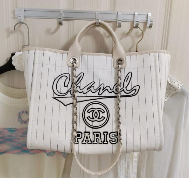 Chanel Deauville Cotton & Calfskin Shopping Bag Review